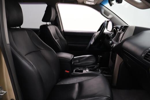 Toyota Land Cruiser vaihtoauto