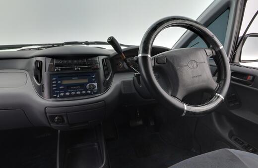 Toyota Estima vaihtoauto