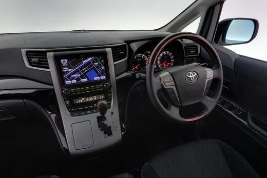 Toyota Alphard vaihtoauto