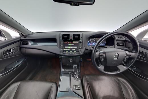 Toyota Crown vaihtoauto