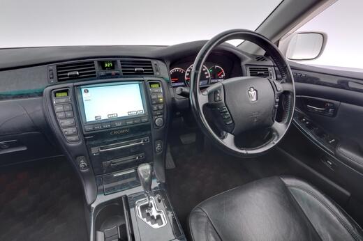 Toyota Crown vaihtoauto