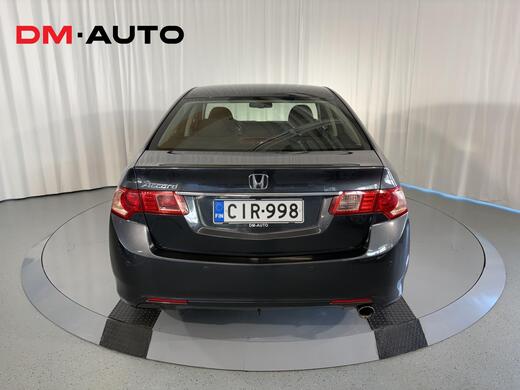 Honda Accord vaihtoauto