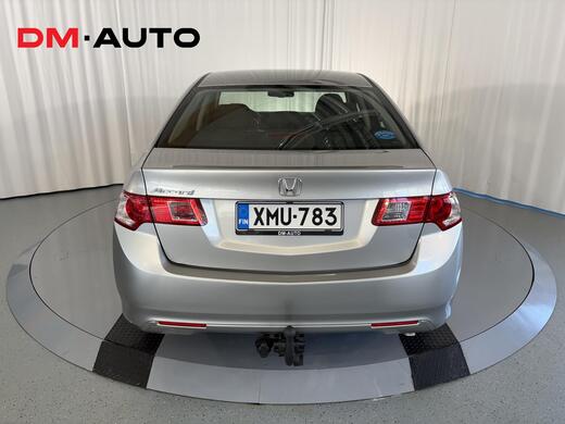 Honda Accord vaihtoauto