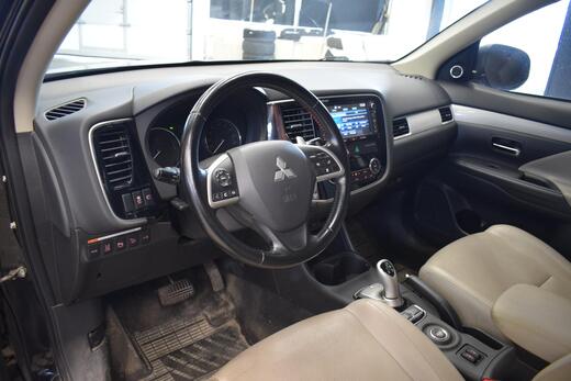 Mitsubishi Outlander PHEV vaihtoauto