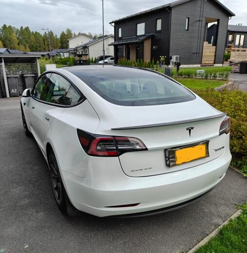 Tesla Model 3 vaihtoauto