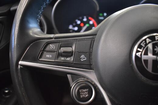 Alfa Romeo Stelvio vaihtoauto