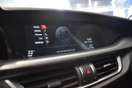 Alfa Romeo Stelvio vaihtoauto