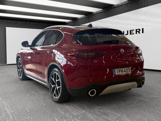 Alfa Romeo Stelvio vaihtoauto
