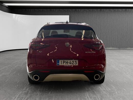 Alfa Romeo Stelvio vaihtoauto