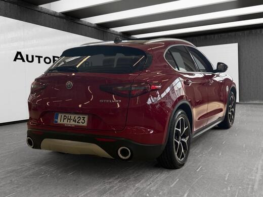 Alfa Romeo Stelvio vaihtoauto