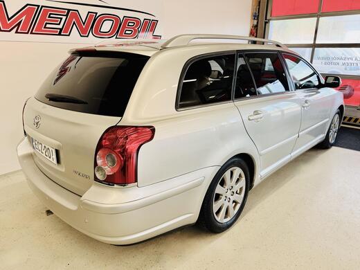 Toyota Avensis vaihtoauto
