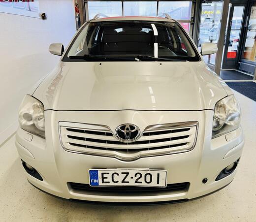 Toyota Avensis vaihtoauto