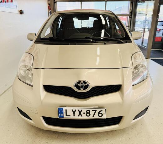 Toyota Yaris vaihtoauto