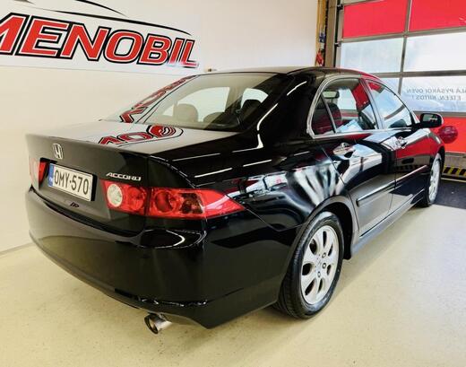 Honda Accord vaihtoauto