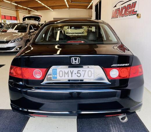 Honda Accord vaihtoauto