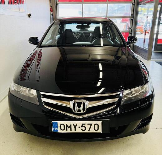 Honda Accord vaihtoauto