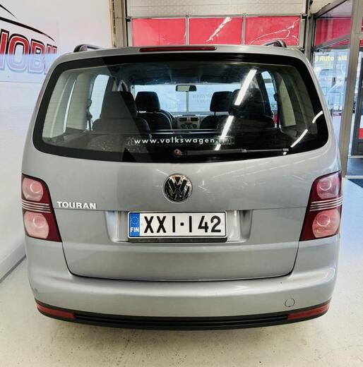 Volkswagen Touran vaihtoauto