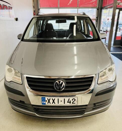 Volkswagen Touran vaihtoauto