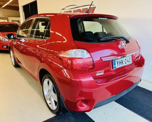 Toyota Auris vaihtoauto