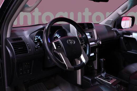 Toyota Land Cruiser vaihtoauto