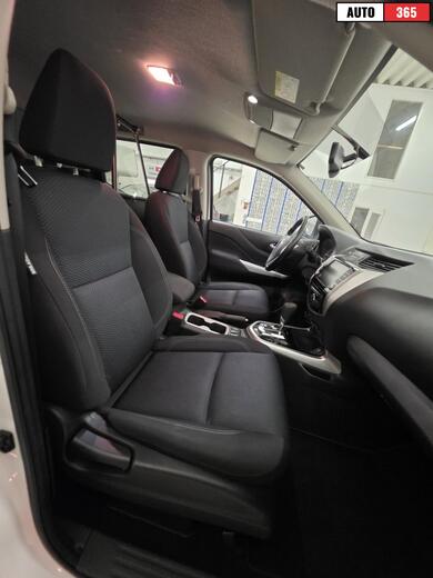 Nissan Navara vaihtoauto