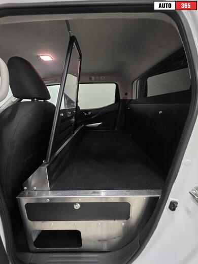 Nissan Navara vaihtoauto