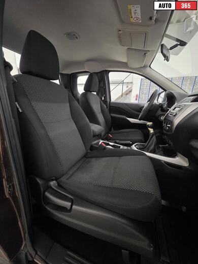 Nissan Navara vaihtoauto