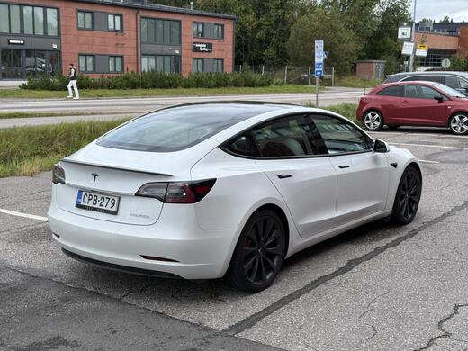 Tesla Model 3 vaihtoauto