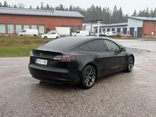 Tesla Model 3 vaihtoauto