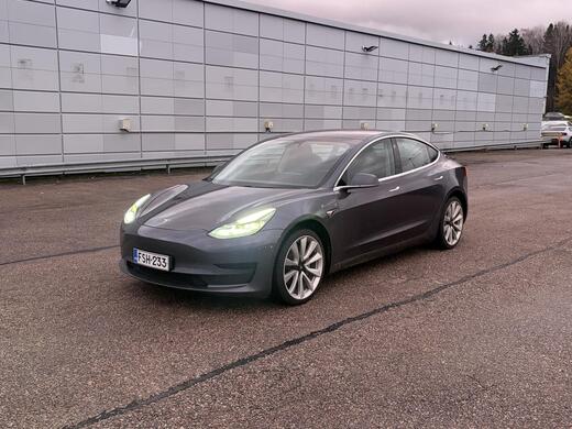 Tesla Model 3 vaihtoauto