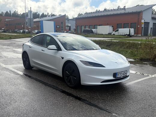 Tesla Model 3 vaihtoauto