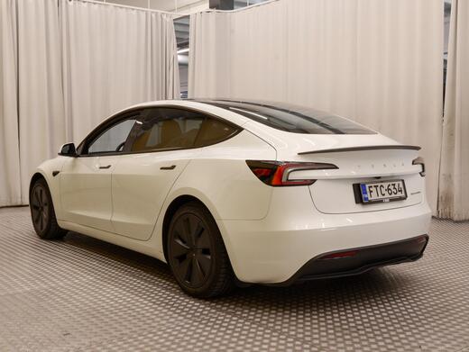 Tesla Model 3 vaihtoauto