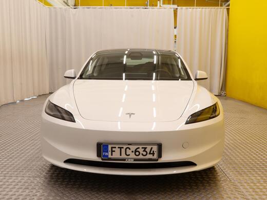 Tesla Model 3 vaihtoauto