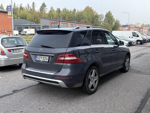 Mercedes-Benz ML vaihtoauto
