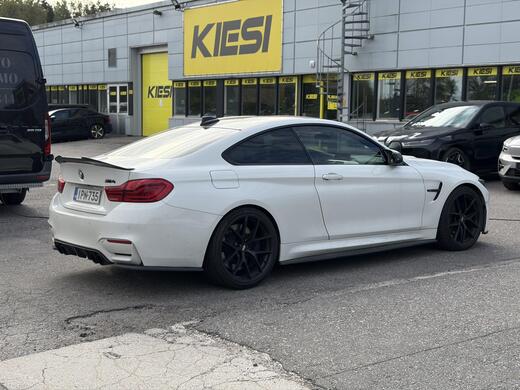 BMW M4 vaihtoauto
