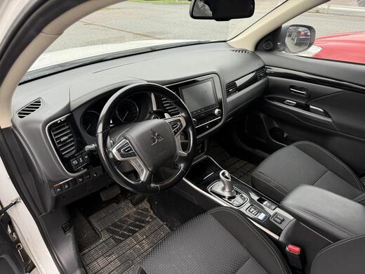 Mitsubishi Outlander PHEV vaihtoauto