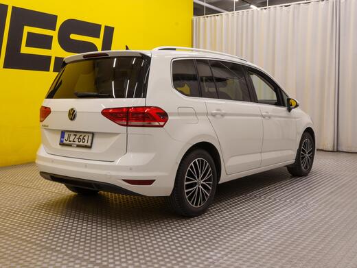 Volkswagen Touran vaihtoauto