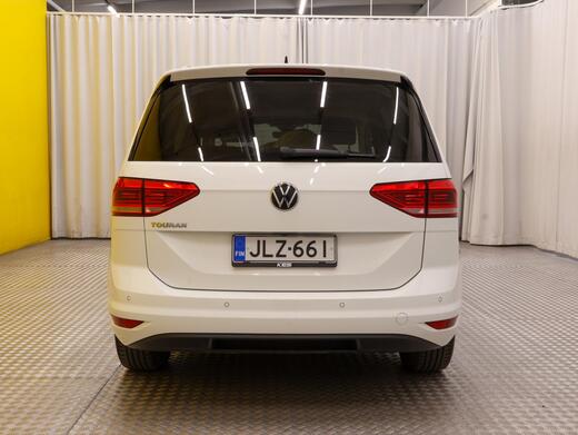 Volkswagen Touran vaihtoauto