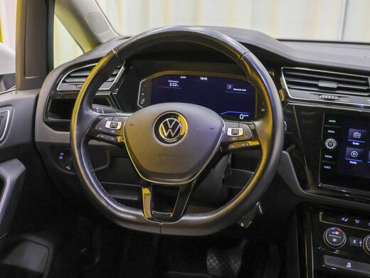 Volkswagen Touran vaihtoauto
