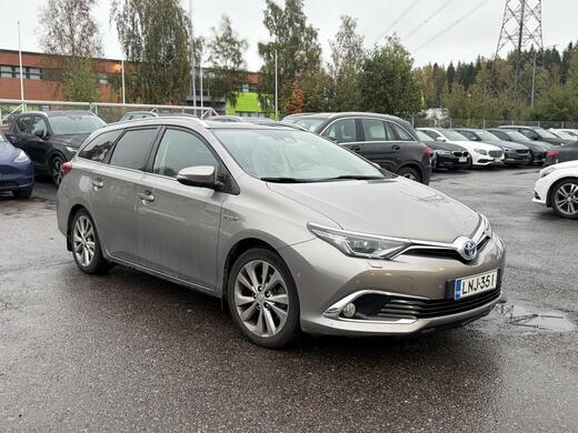 Toyota Auris vaihtoauto