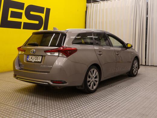 Toyota Auris vaihtoauto