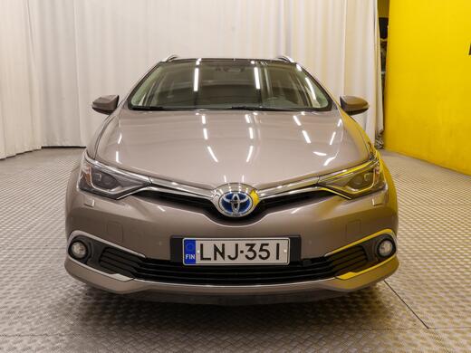 Toyota Auris vaihtoauto