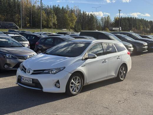 Toyota Auris vaihtoauto