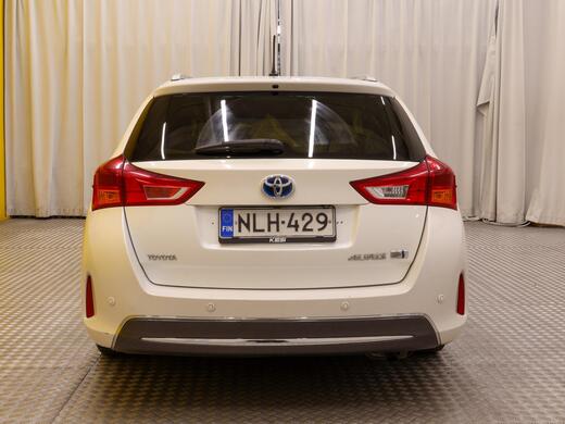 Toyota Auris vaihtoauto