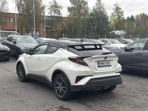 Toyota C-HR vaihtoauto