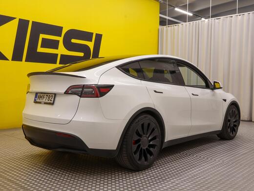 Tesla Model Y vaihtoauto
