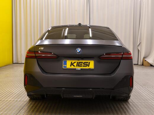 BMW i5 M60 vaihtoauto