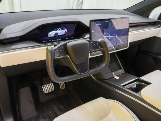 Tesla Model X vaihtoauto