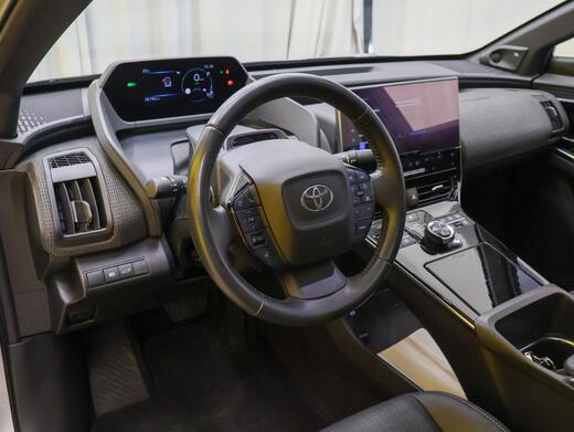 Toyota bZ4X vaihtoauto