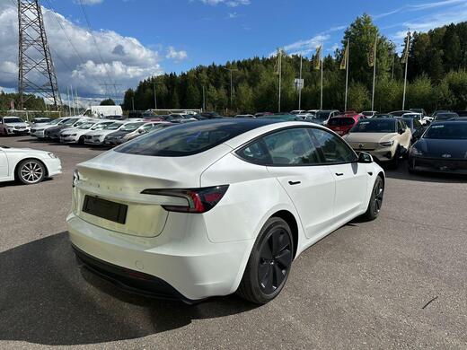 Tesla Model 3 vaihtoauto